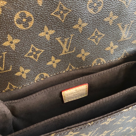 SOLD LV Pochette Métis Monogram - Picture 2 of 4